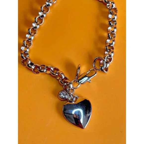 First Love Single Strand Heart Charm Bracelet 7 1/4" - Picture 4 of 6